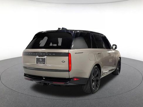 Used 2023 Land Rover Range Rover SE AWD/4WD image 4