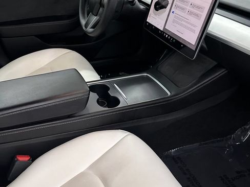 Used 2023 Tesla Model 3 Standard Range RWD image 31