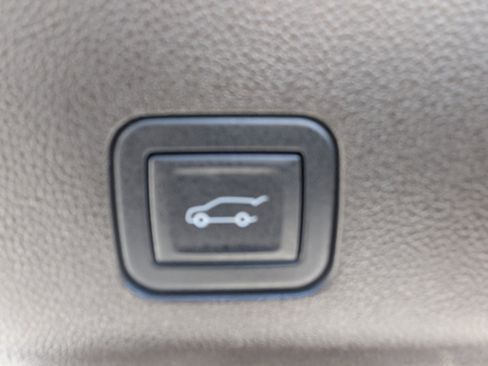 Used 2025 Chevrolet Tahoe LT image 16