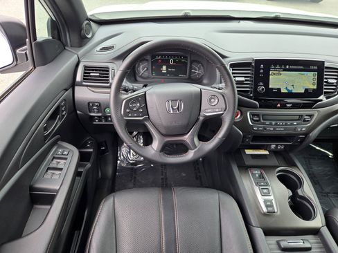 Used 2023 Honda Passport TrailSport image 13