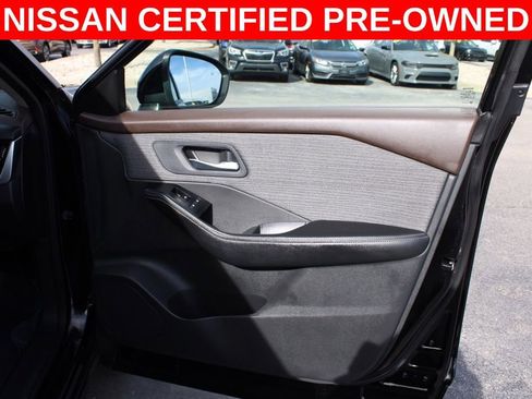 Certified 2022 Nissan Rogue SV image 24
