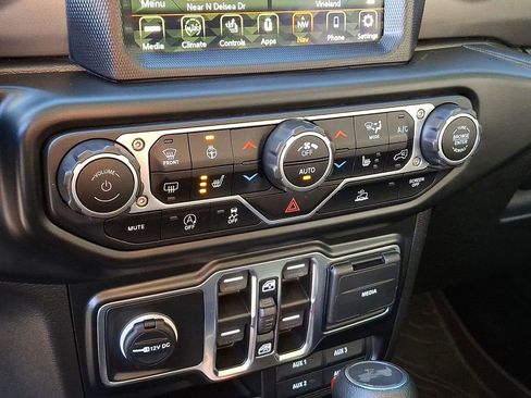 Used 2023 Jeep Wrangler Unlimited Sport AWD/4WD image 15