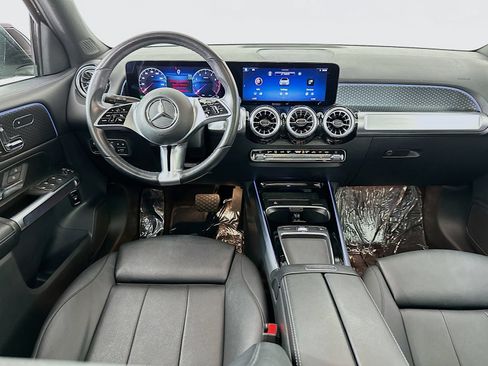 Used 2025 Mercedes-Benz GLB 250 4MATIC image 21