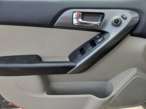 Used 2013 Kia Forte EX w/ Fuel Economy Pkg FWD image 16