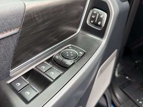 Certified 2025 Ford F150 Lariat w/ FX4 Off-Road Package image 18