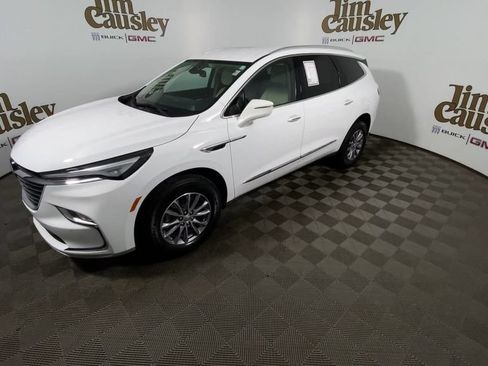 Used 2024 Buick Enclave Essence w/ Trailering Package, 5000 lbs. FWD image 4