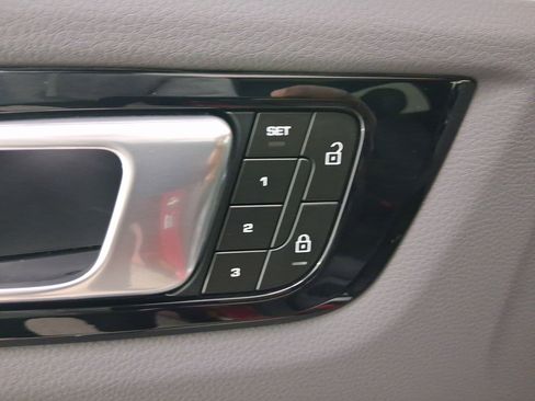 Certified 2023 Porsche Cayenne Coupe image 12