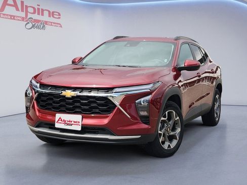 Certified 2025 Chevrolet Trax LT w/ LT Convenience Package FWD image 1