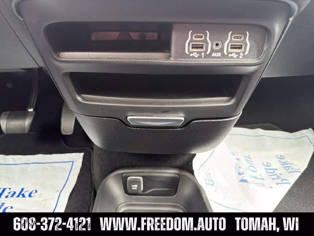 Used 2025 Chrysler Pacifica Select FWD image 20