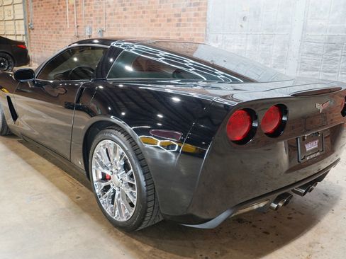 Used 2008 Chevrolet Corvette Coupe w/ Z51 Performance Package RWD image 20