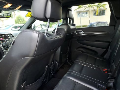 Used 2018 Jeep Grand Cherokee Limited w/ Luxury Group II image 10