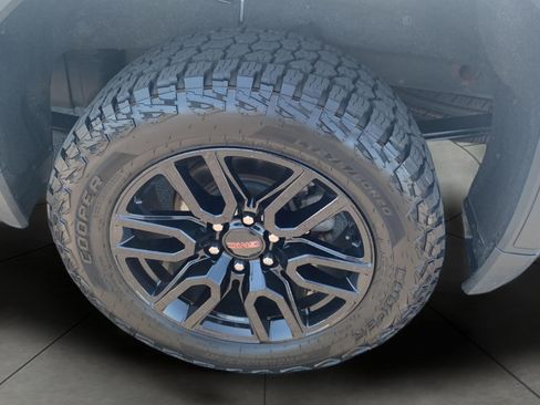 Used 2021 GMC Sierra 1500 Elevation w/ Preferred Package AWD/4WD image 19
