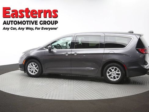 Used 2023 Chrysler Pacifica Touring-L FWD image 63