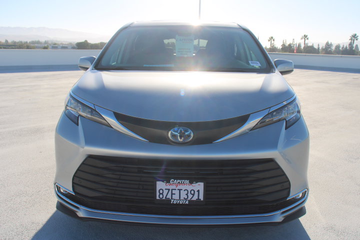 Used 2022 Toyota Sienna XLE FWD image 7