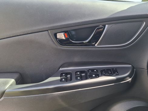 Used 2019 Hyundai Kona Limited AWD/4WD image 17