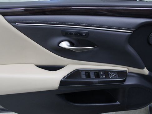 Used 2019 Lexus ES 350 w/ Premium Package image 15