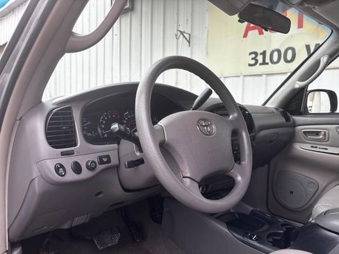 Used 2006 Toyota Sequoia SR5 image 24