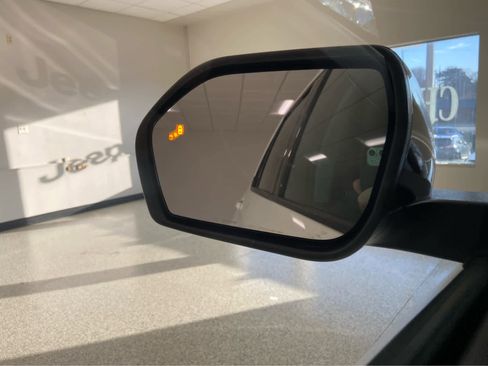 Used 2023 Ford Explorer XLT w/ Equipment Group 202A image 40