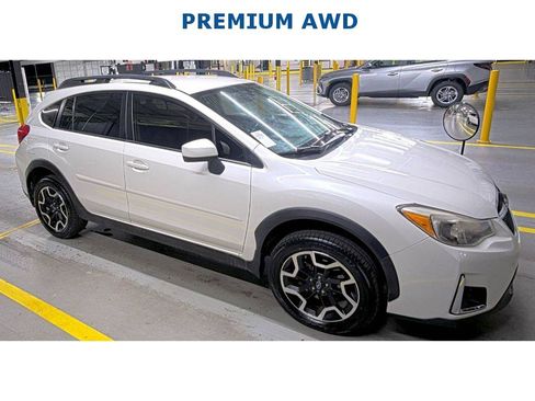 Used 2017 Subaru Crosstrek 2.0i Premium image 1