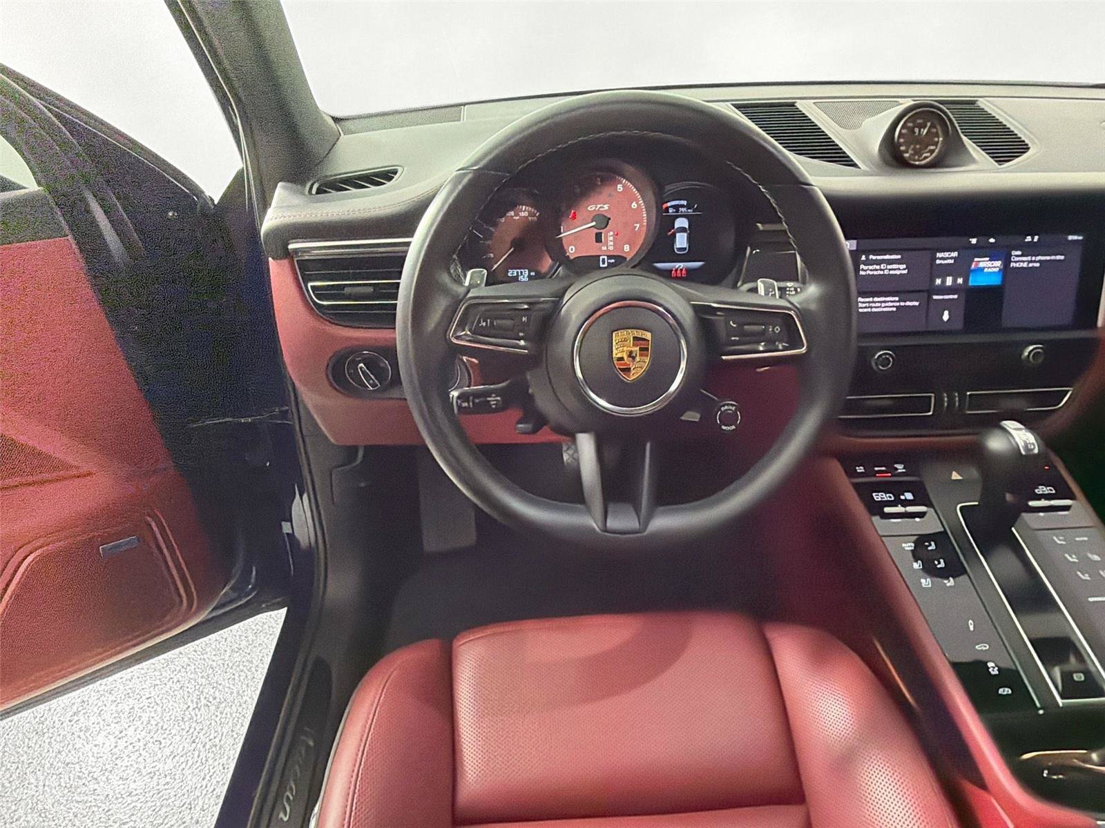 Certified 2023 Porsche Macan GTS AWD/4WD image 18