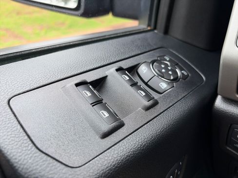 Used 2018 Ford F150 Lariat w/ Equipment Group 502A Luxury AWD/4WD image 29
