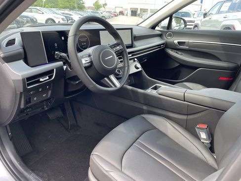New 2025 Hyundai Sonata Limited image 9