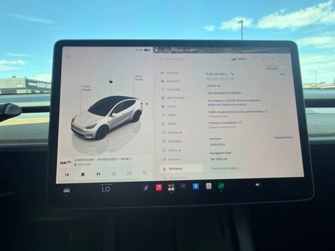 Used 2023 Tesla Model Y Performance AWD/4WD image 26