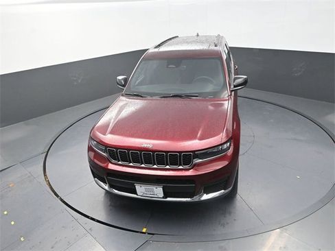 New 2025 Jeep Grand Cherokee L Laredo image 10