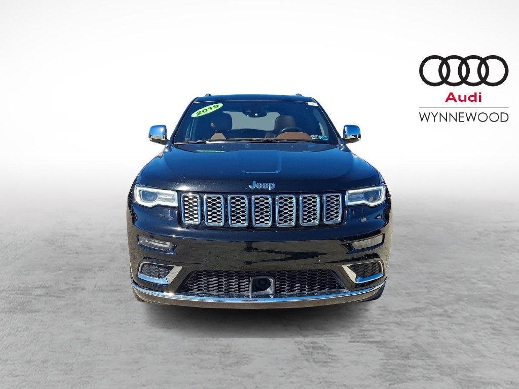 Used 2019 Jeep Grand Cherokee Summit AWD/4WD image 2