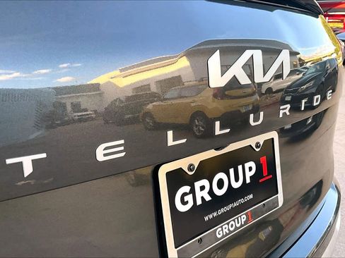 Used 2024 Kia Telluride S FWD image 10