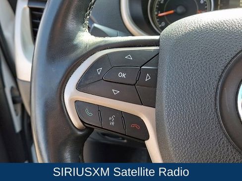 Used 2015 Jeep Cherokee Latitude w/ Comfort/Convenience Group image 7