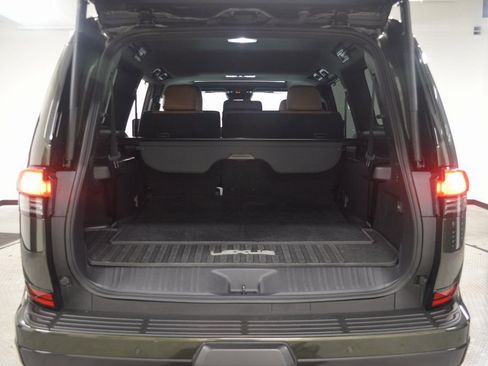 Used 2024 Lexus GX 550 w/ Accessory Package (Z1) image 40