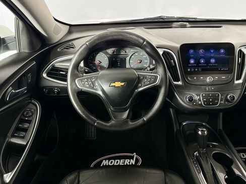Used 2020 Chevrolet Malibu LT w/ Leather Package image 19