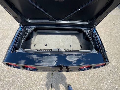 Used 2004 Chevrolet Corvette Convertible w/ Preferred Equipment Group RWD image 29