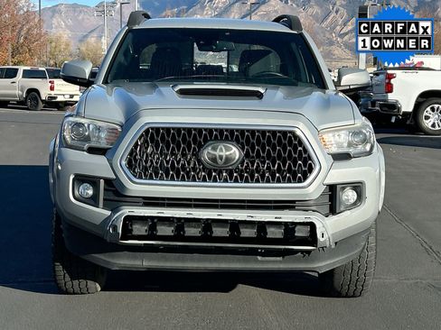 Used 2018 Toyota Tacoma TRD Sport image 8