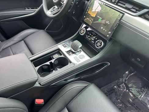 New 2025 Jaguar F-PACE R-Dynamic S image 26