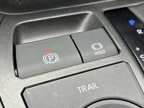 Used 2021 Toyota RAV4 XLE w/ Convenience Package AWD/4WD image 30