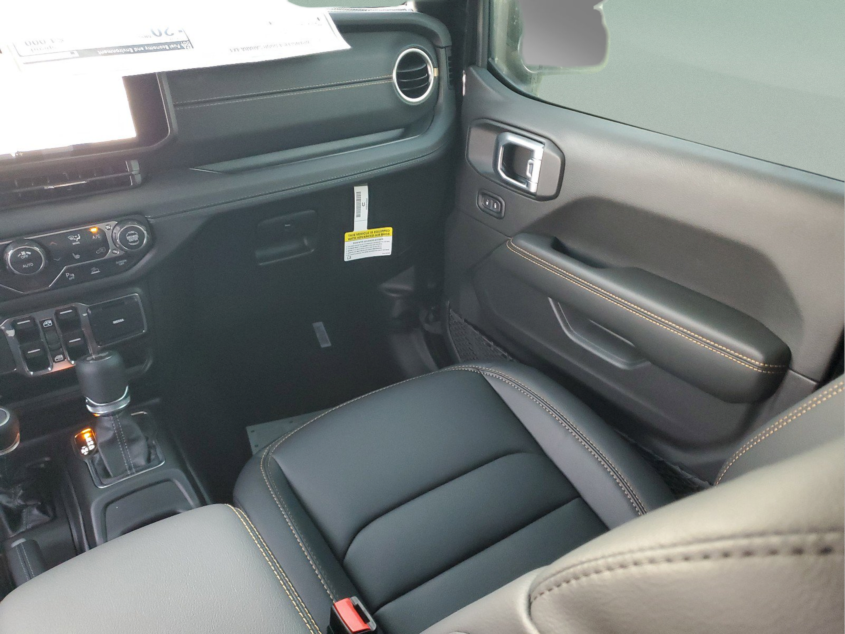 New 2026 Jeep Wrangler Unlimited Sahara AWD/4WD image 10