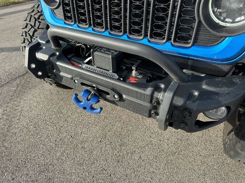 Used 2024 Jeep Wrangler Unlimited Rubicon w/ Dual Top Group image 8