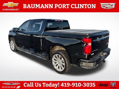 Used 2021 Chevrolet Silverado 1500 High Country w/ Technology Package AWD/4WD image 3