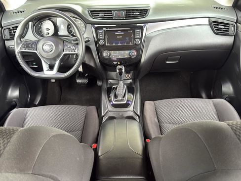 Used 2020 Nissan Rogue Sport S image 37