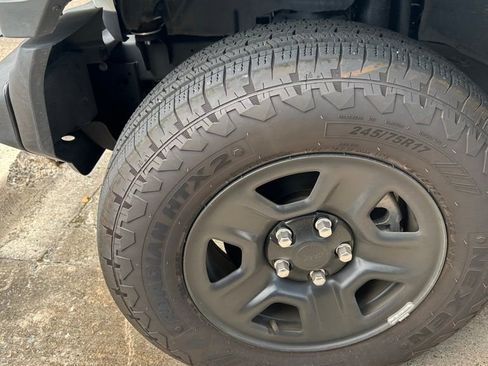 Used 2025 Jeep Wrangler Unlimited Sport AWD/4WD image 13