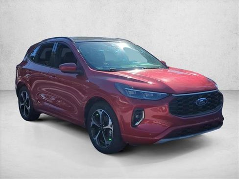 Used 2023 Ford Escape ST-Line Elite w/ Premium Technology Package image 3