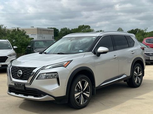 Used 2021 Nissan Rogue Platinum image 5