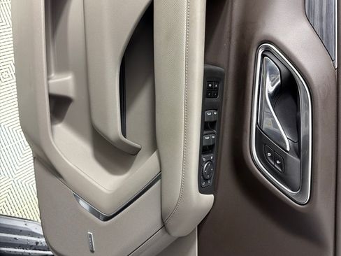 Used 2021 GMC Yukon SLT w/ SLT Premium Package AWD/4WD image 11
