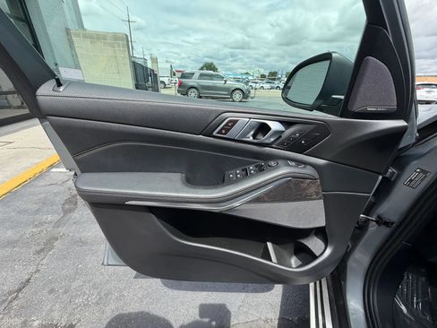 Used 2024 BMW X5 xDrive40i AWD/4WD image 11