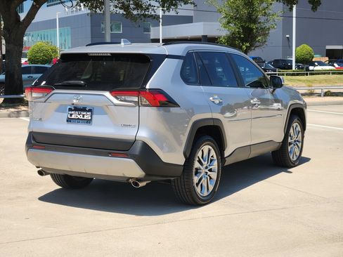 Used 2022 Toyota RAV4 Limited FWD image 7
