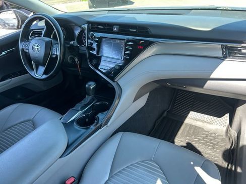 Used 2020 Toyota Camry SE FWD image 31