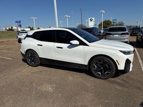 Used 2023 BMW iX xDrive50 w/ Premium Package image 4