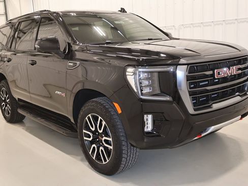 Used 2024 GMC Yukon AT4 w/ Technology Package image 3